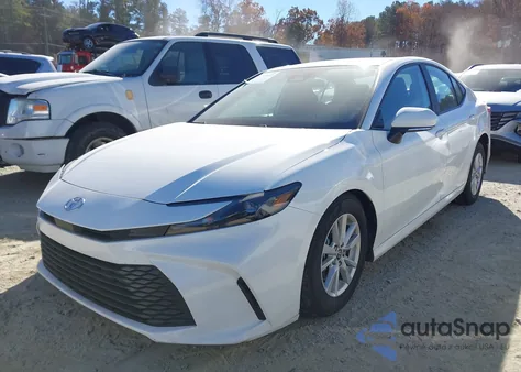 2025 Toyota Camry Le z USA, uszkodzony, nr VIN 4T1DAACK7SU541555